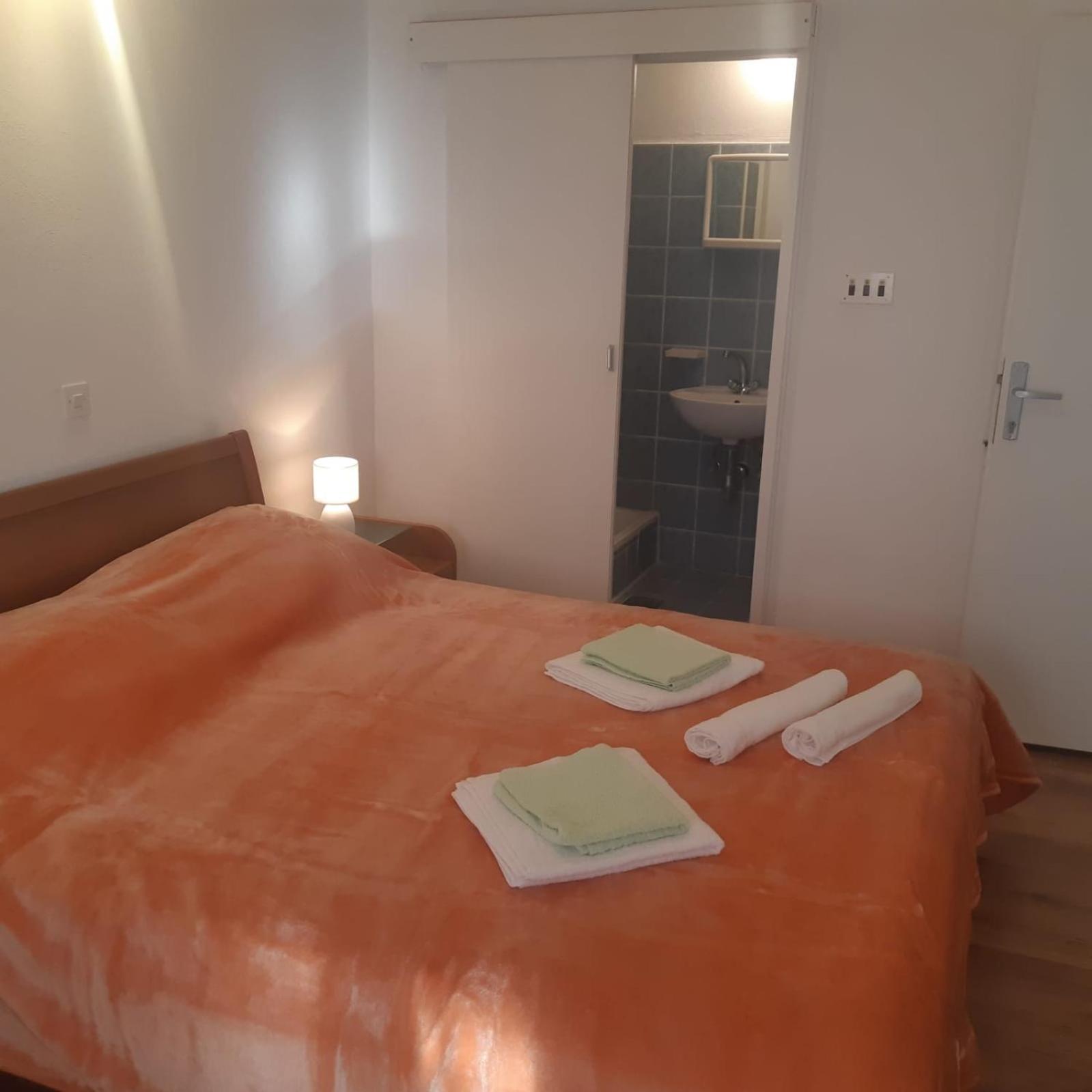 Apartment Igrane 10033A Room photo