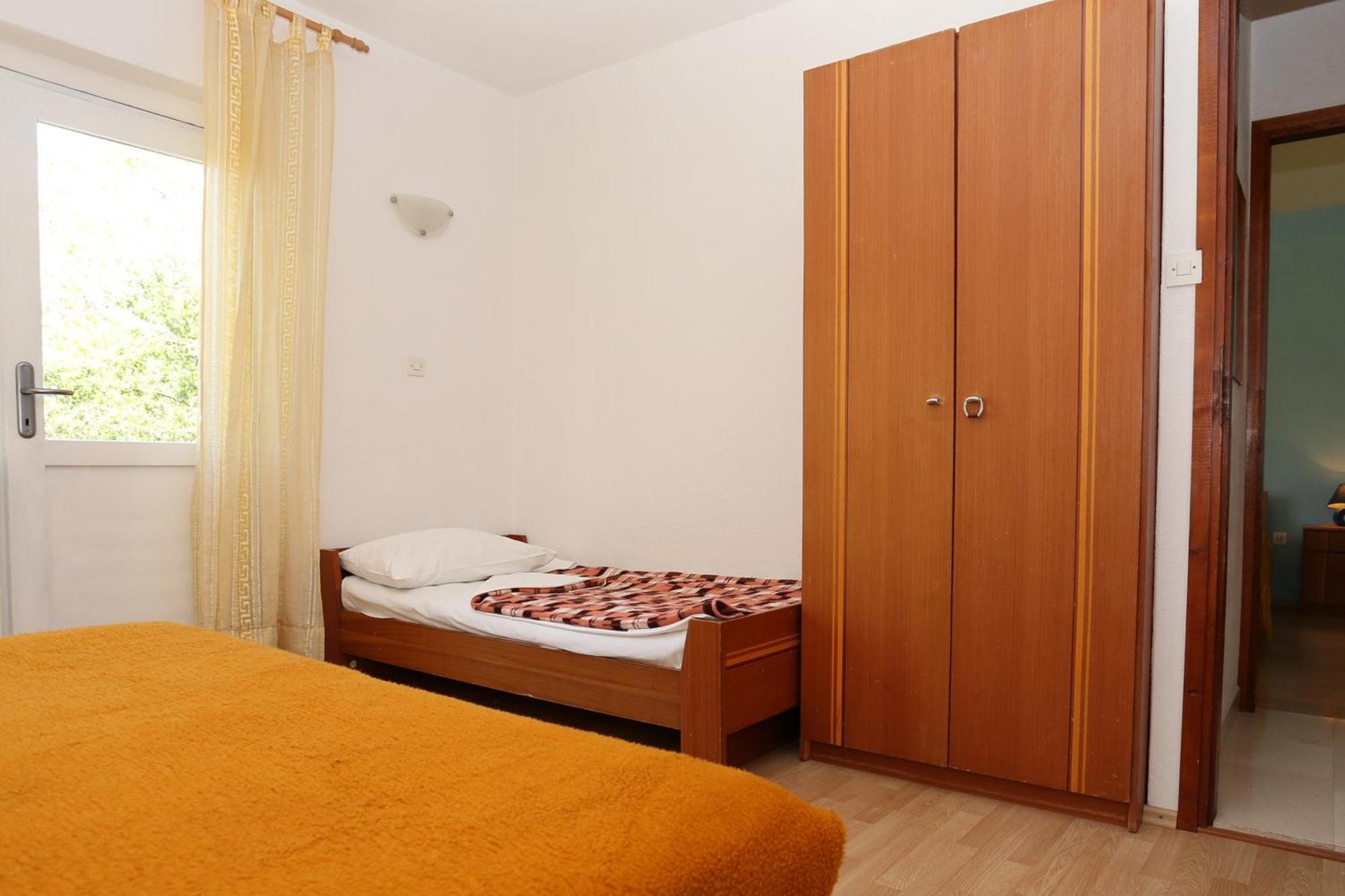 Apartment Igrane 10033A Room photo